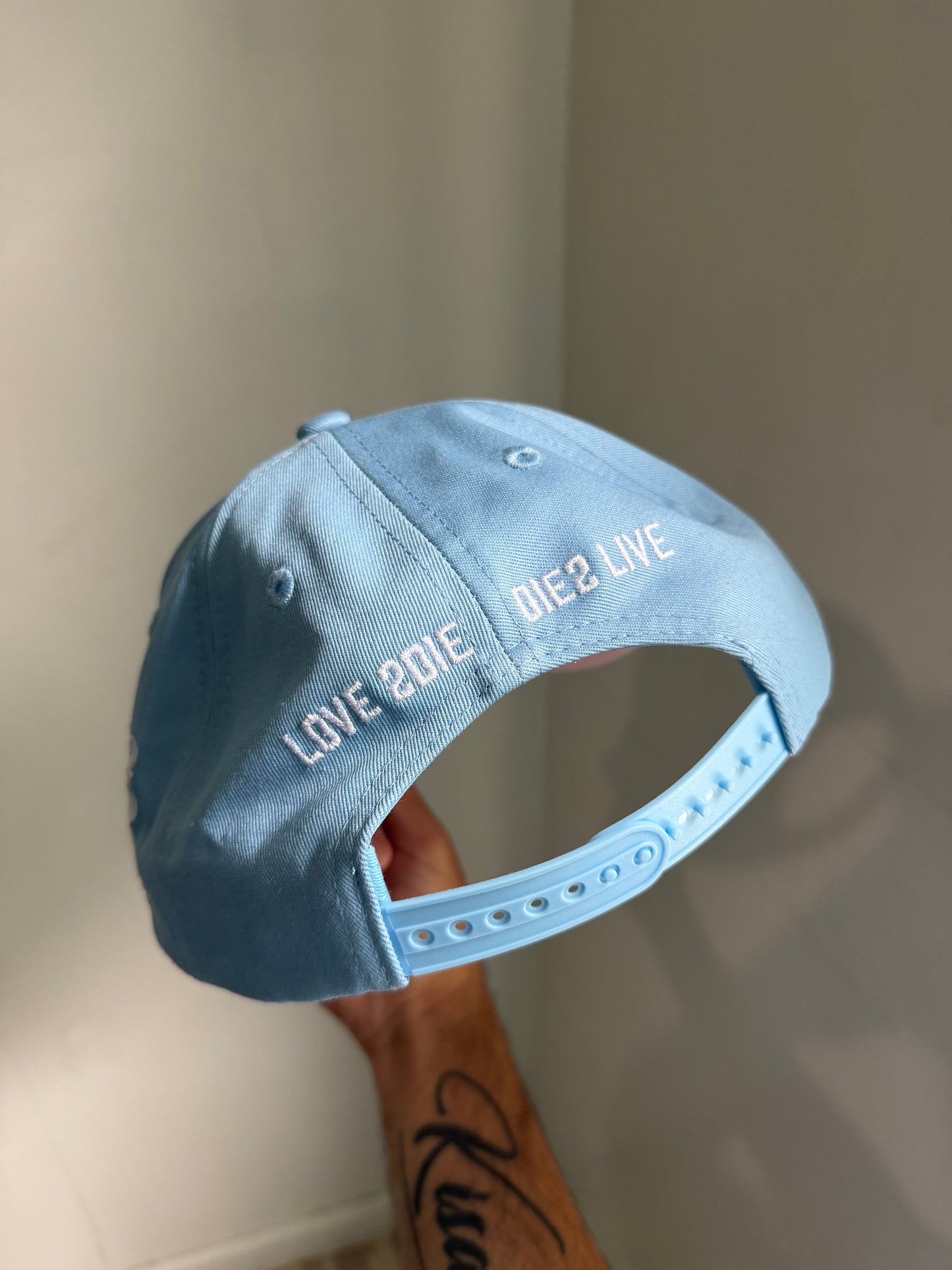 YESHUA LIVES IN ME HAT