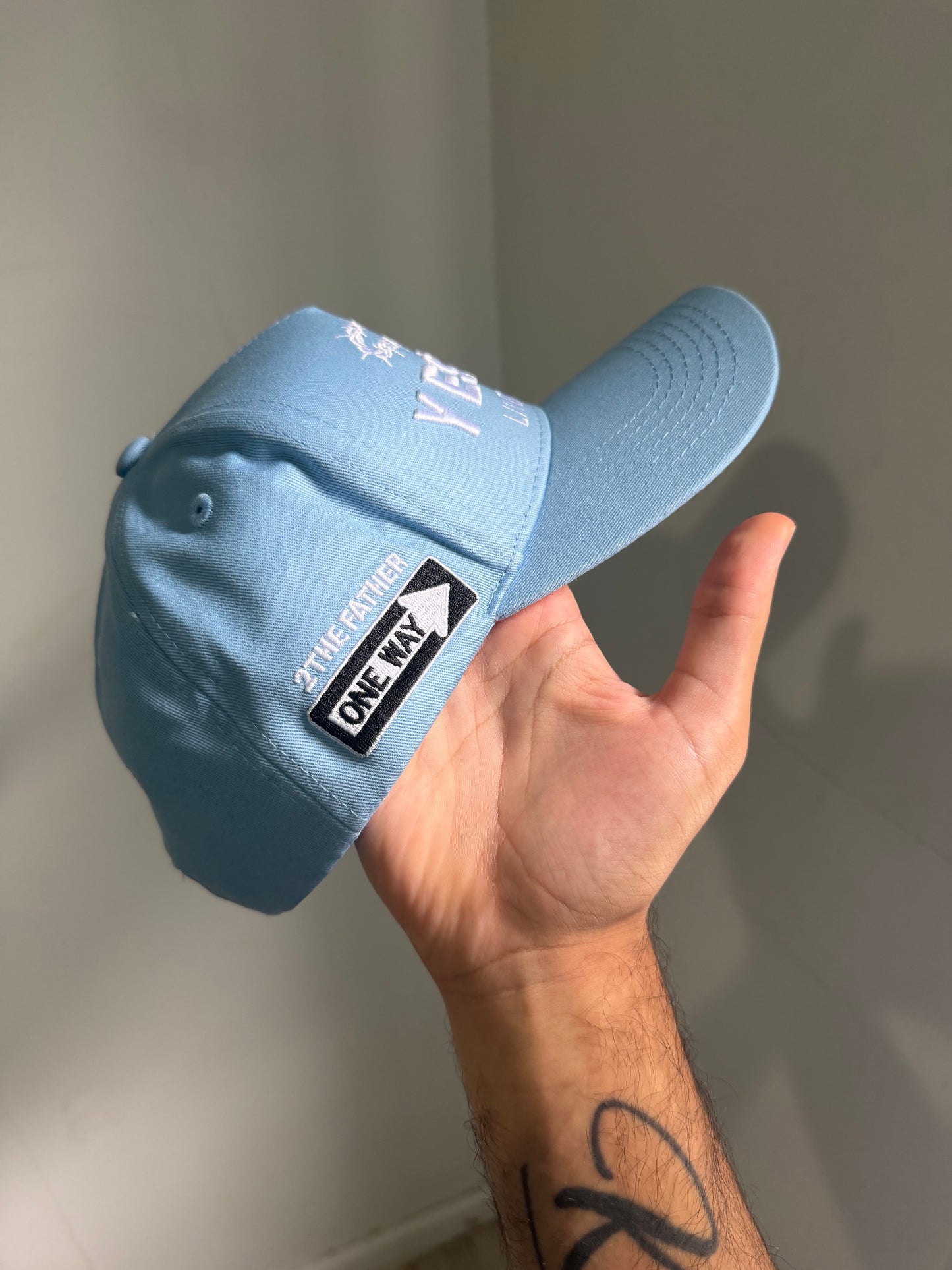 YESHUA LIVES IN ME HAT